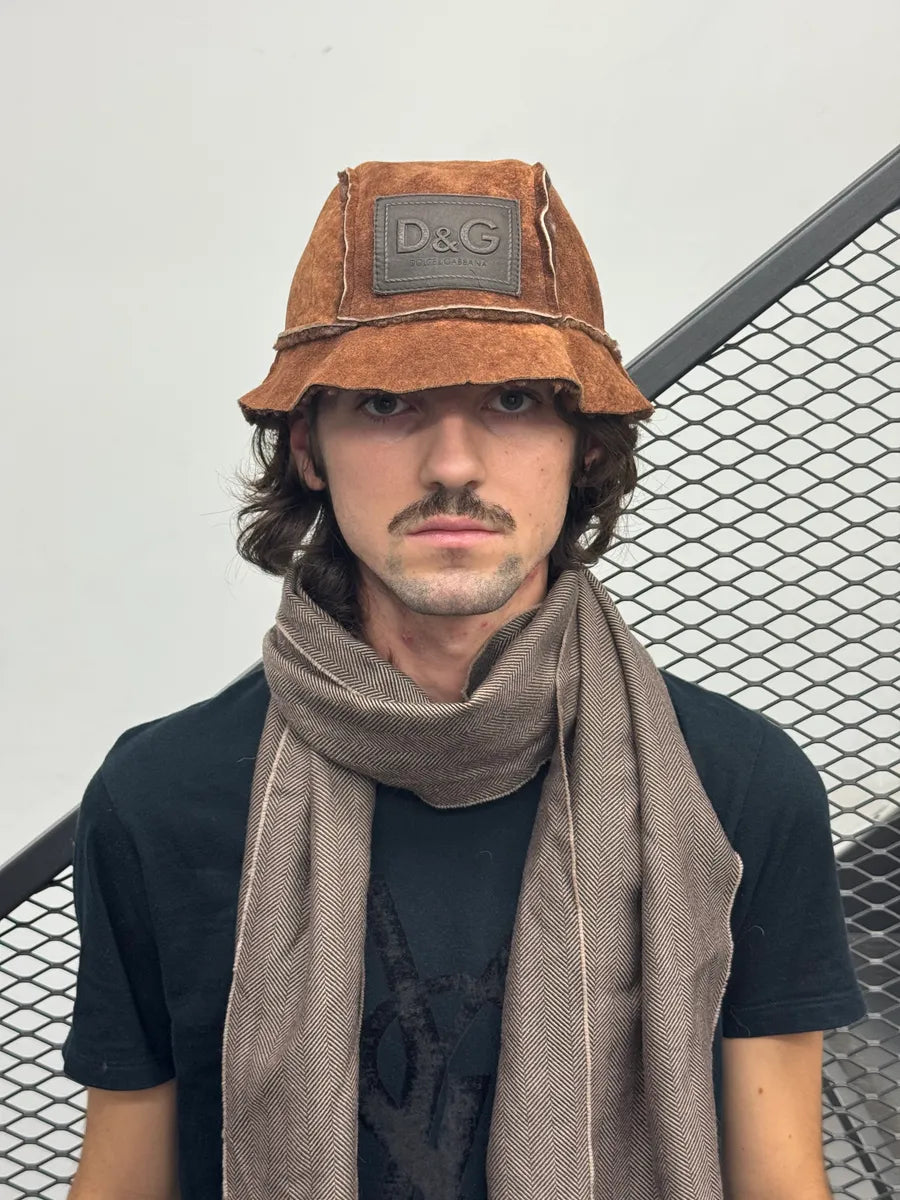 2000s Dolce & Gabbana Camel Suede Shearling Logo Hat hDiQjjo 1