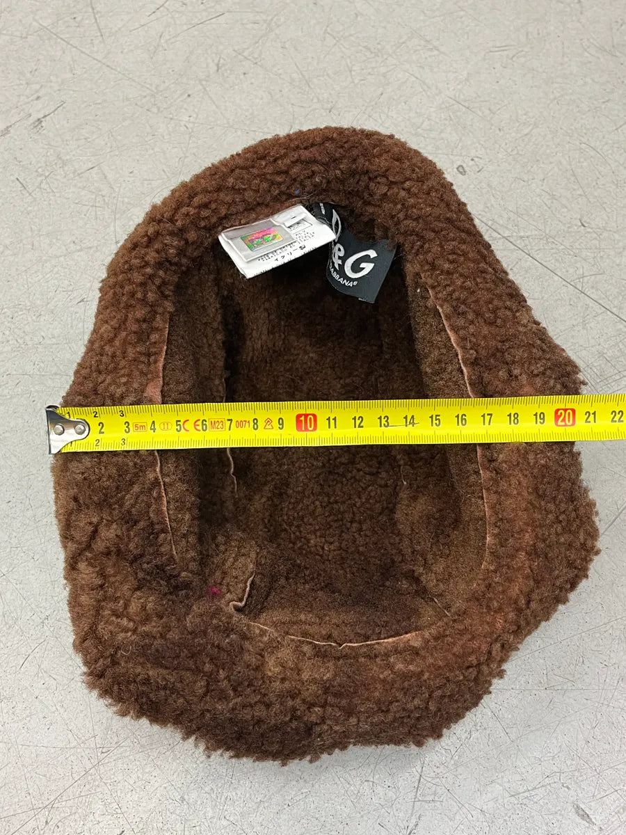 2000s Dolce & Gabbana Camel Suede Shearling Logo Hat hDiQjjo 10