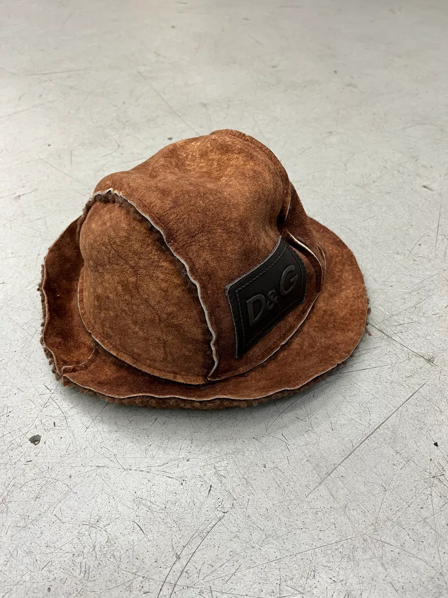 2000s Dolce & Gabbana Camel Suede Shearling Logo Hat hDiQjjo 7