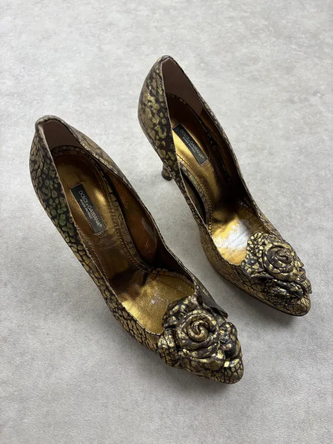 2000s Dolce & Gabbana Guilded Rose Embellished Leather Heels FGbIRPE 3