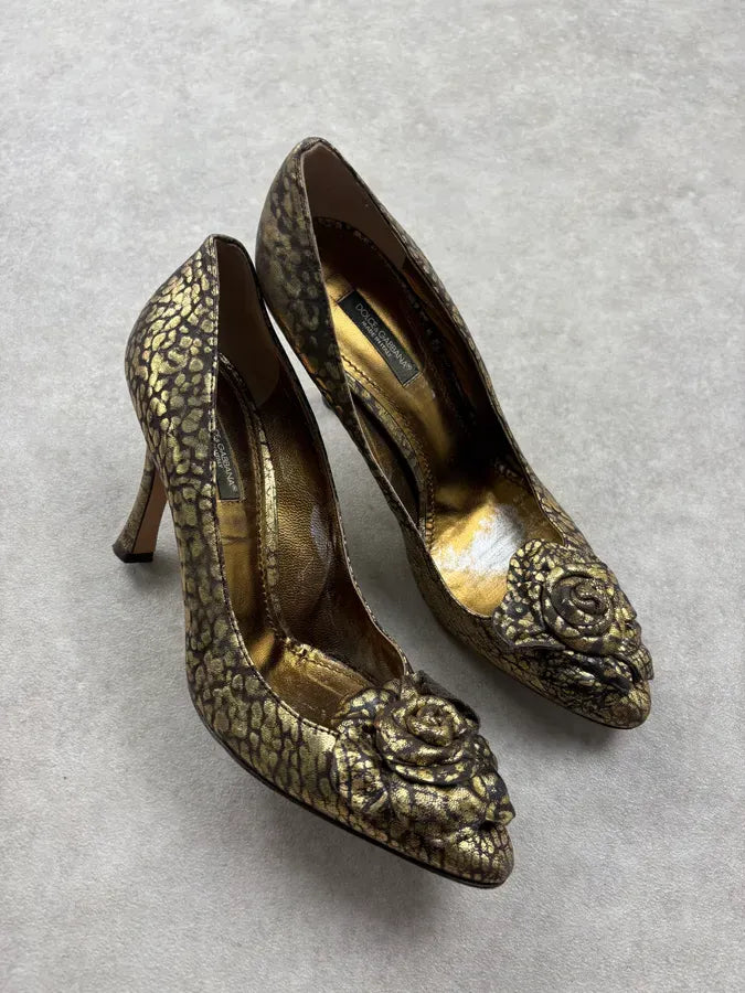2000s Dolce & Gabbana Guilded Rose Embellished Leather Heels FGbIRPE 4