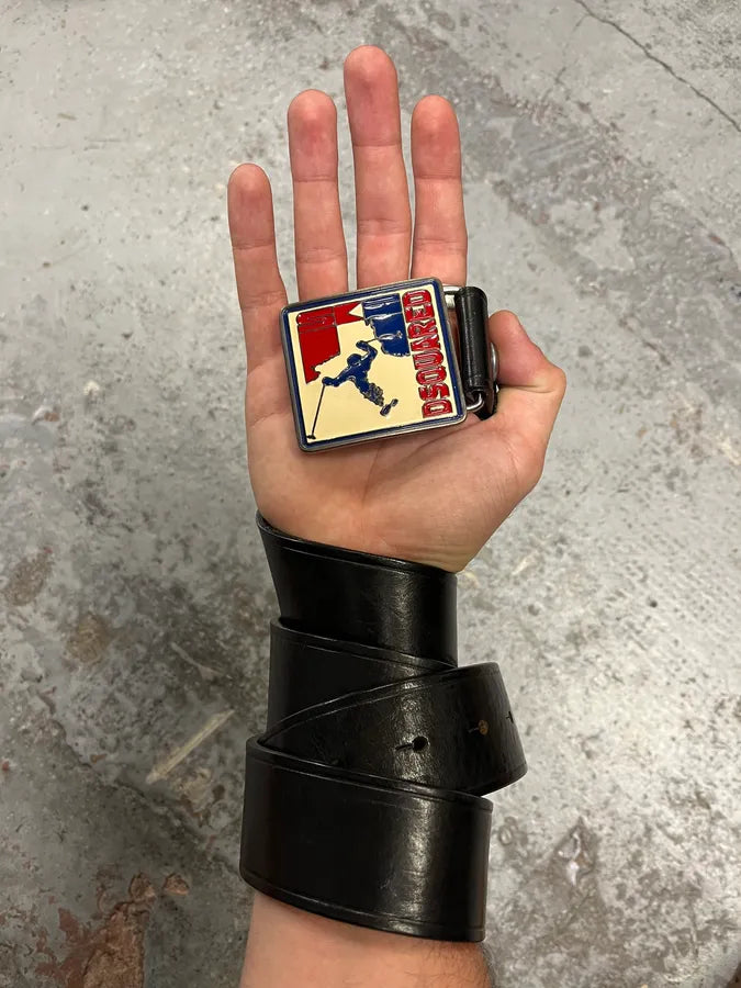 2000s Dsquared2 Black Leather Ski Buckle Belt zUMcJLj 0