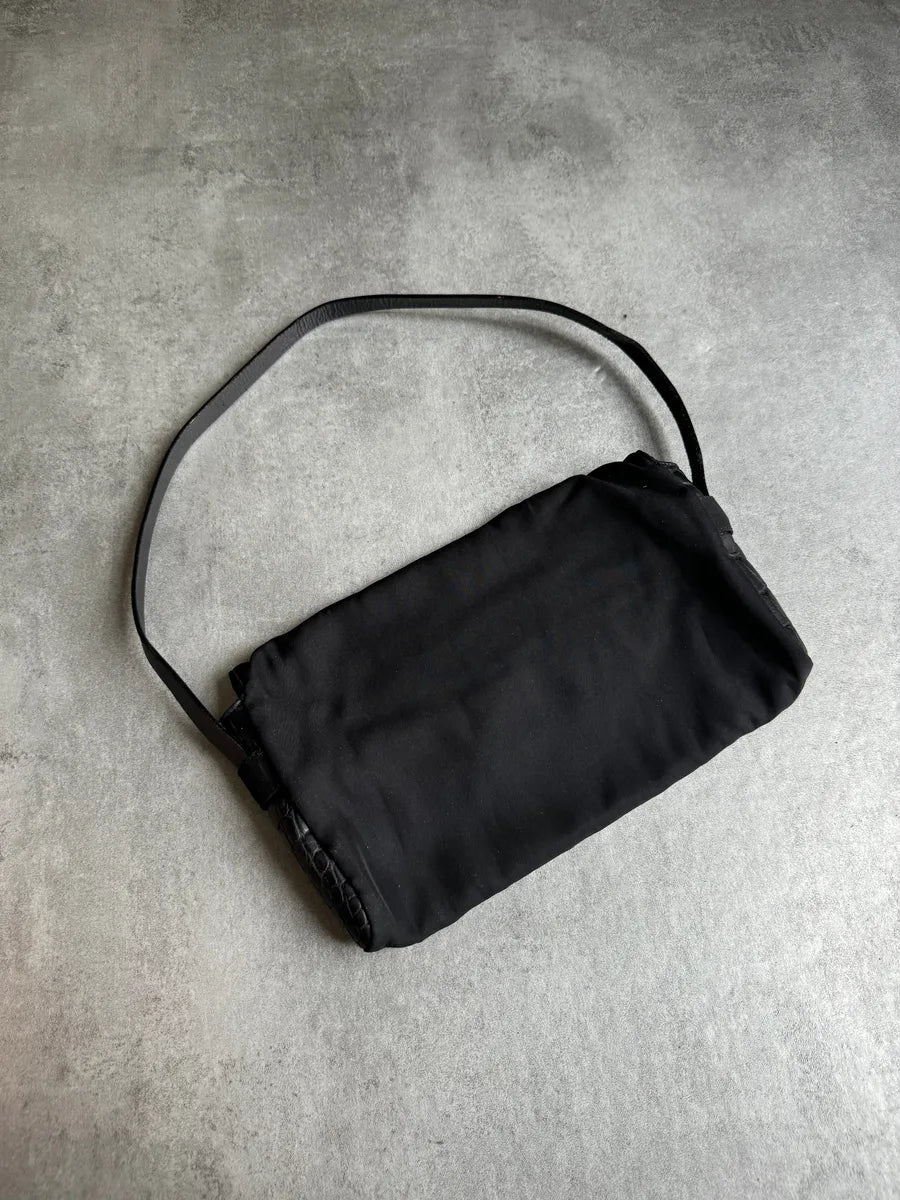 2000s Fendi Black Modern Shoulder Bag snstwEq 1