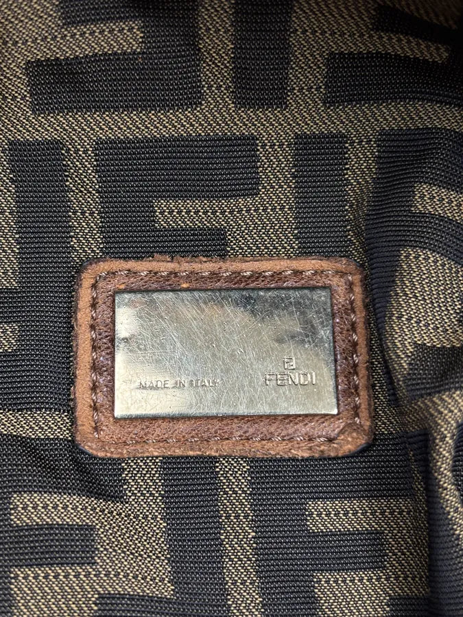 2000s Fendi Brown Leather Spy Shoulder Bag XjiyXzp 18