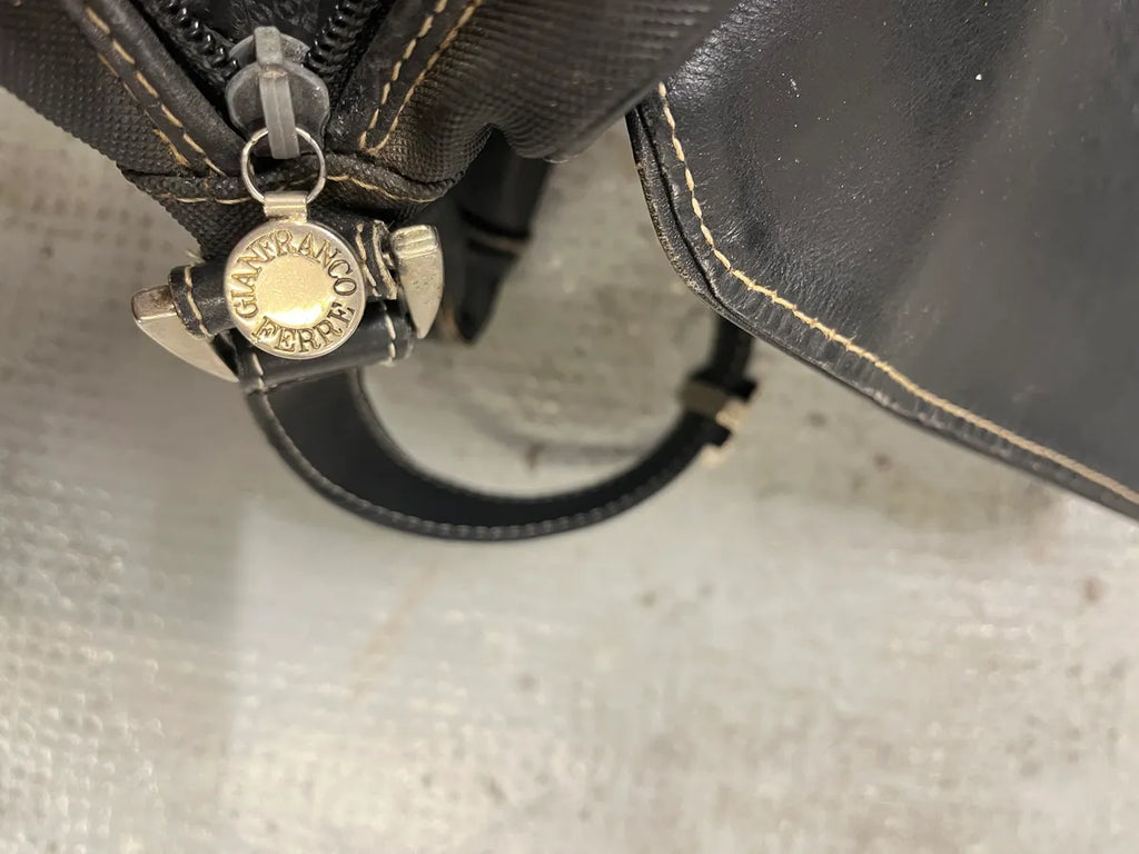 2000s Gianfranco Ferré Brown Crocodile Leather Canva Shoulder Bag RzfzAcp 4