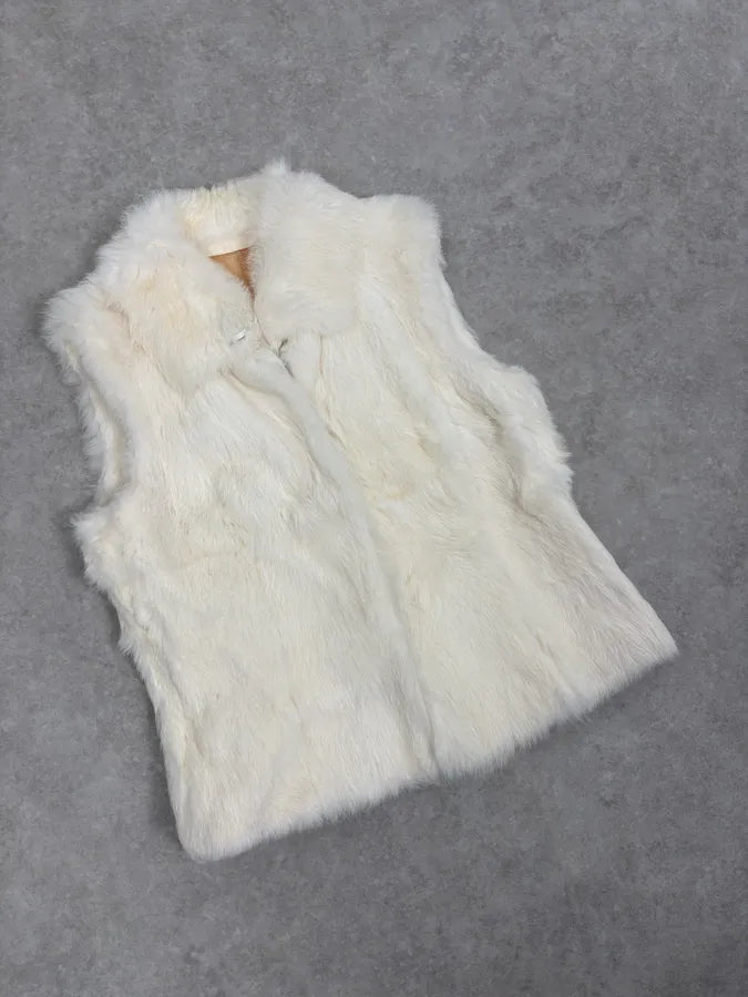 2000s Gianfranco Ferre White Fur Vest NuGoRce 2