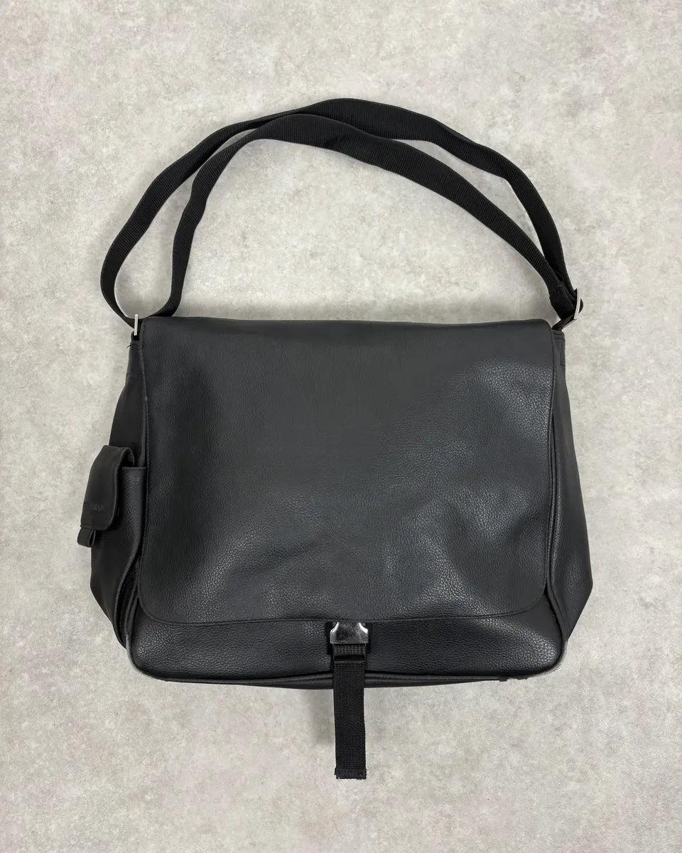2000s Giorgio Armani Black Minimalist Leather Shoulder Bag mxBcvjx 2