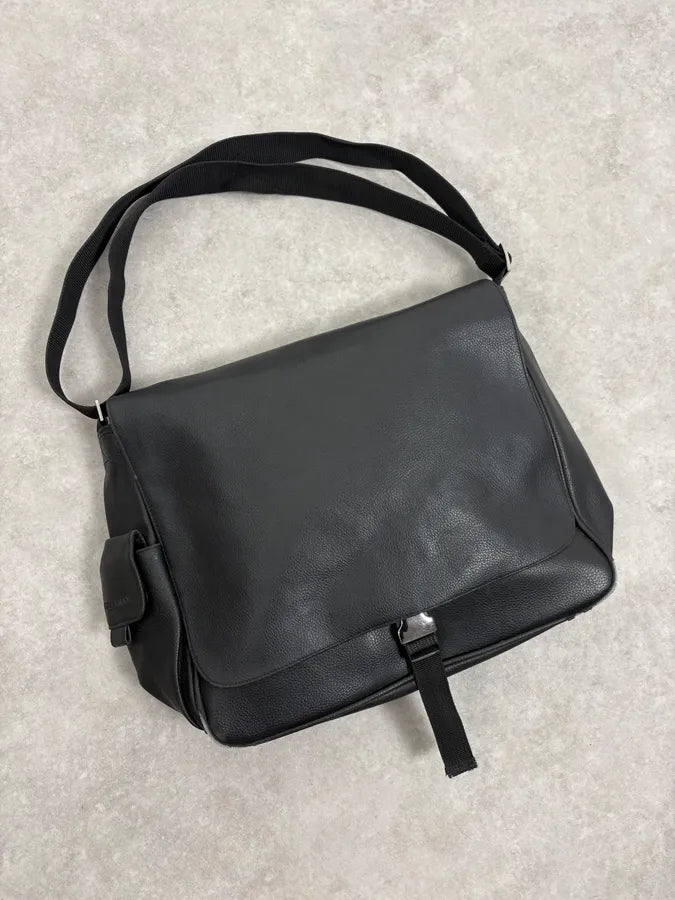 2000s Giorgio Armani Black Minimalist Leather Shoulder Bag mxBcvjx 3