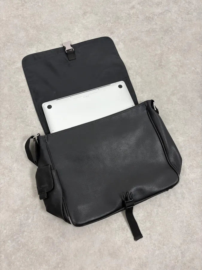 2000s Giorgio Armani Black Minimalist Leather Shoulder Bag mxBcvjx 5