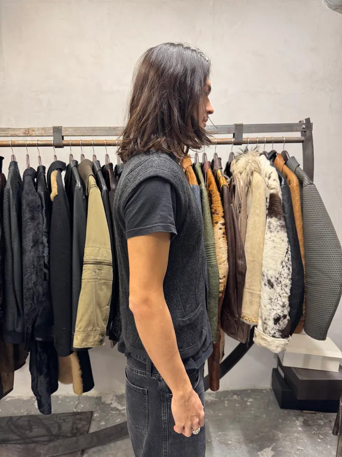 2000s Giorgio Armani Grey Wool Buttoned Sleeveless Cardigan (M) 2