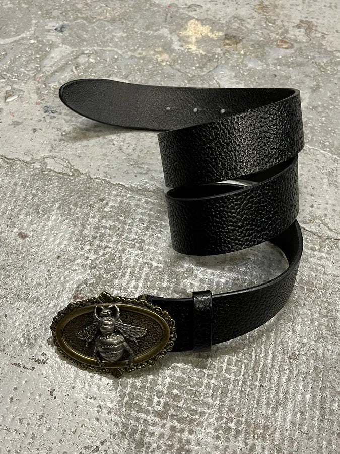 2000s Dolce & Gabbana Bee Ornament Buckle Black Leather Belt OQpLKyT 2