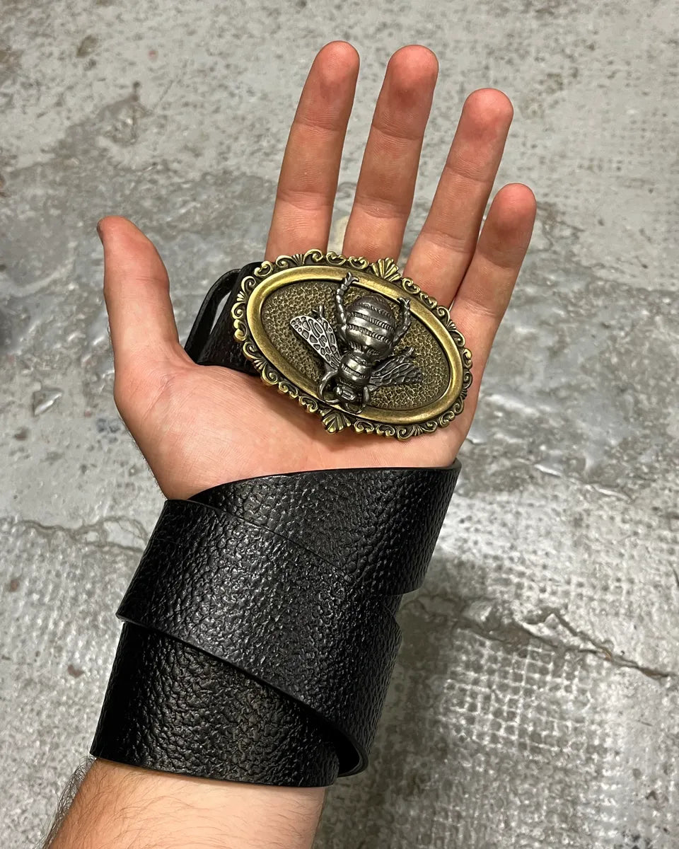 2000s Dolce & Gabbana Bee Ornament Buckle Black Leather Belt OQpLKyT 1