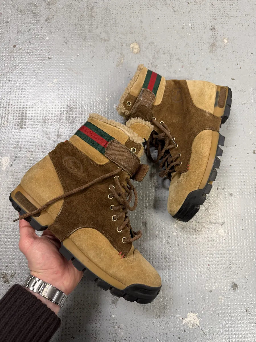 2000s Gucci Beige & Brown Shearling Boots aJXDHbs 0