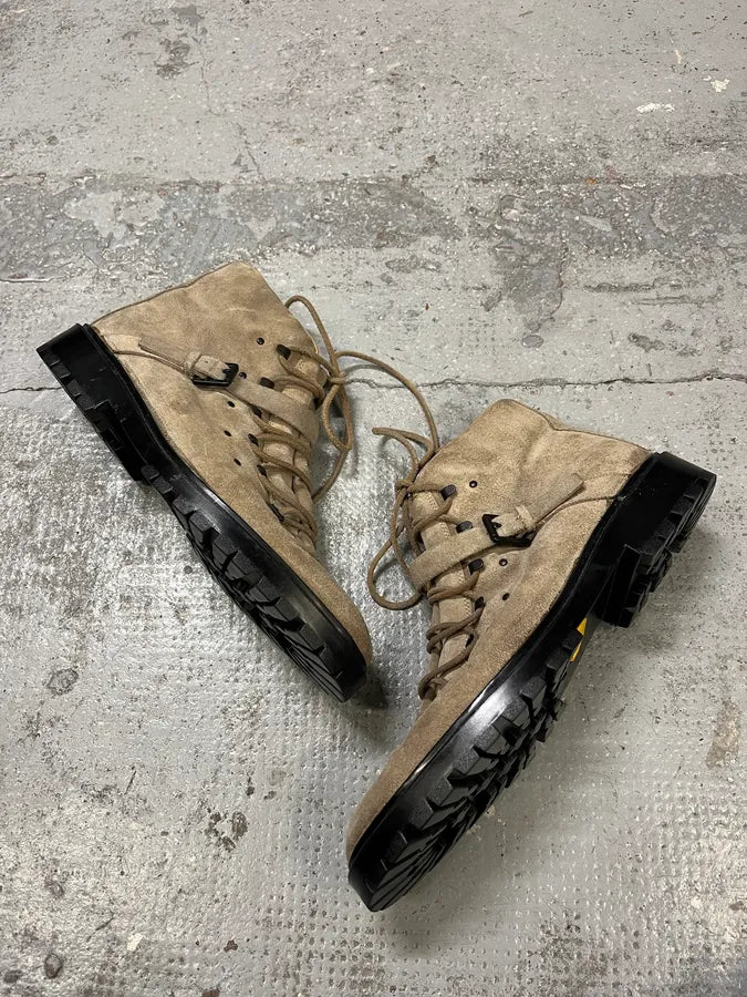2000s Gucci Beige Suede Hiking Boots GCXElbO 1
