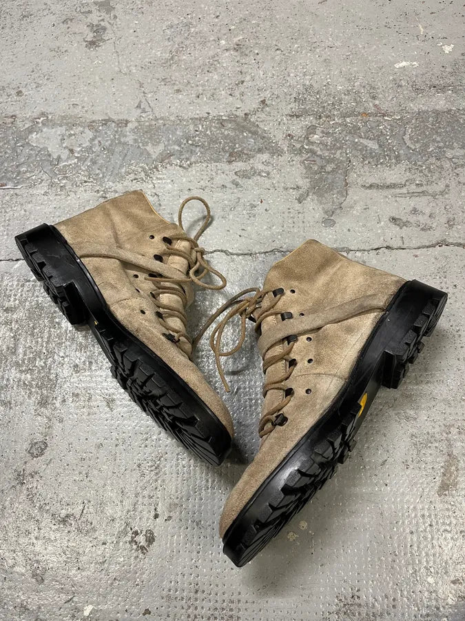 2000s Gucci Beige Suede Hiking Boots GCXElbO 2
