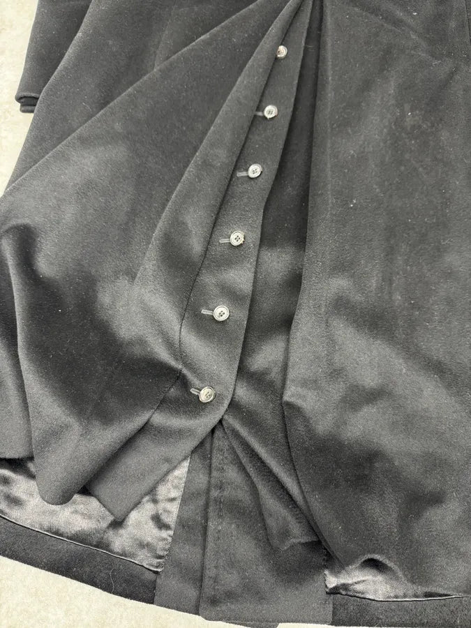 AW2002 Gucci Black Buttoned Trench Coat by Tom Ford IWAtwot 9