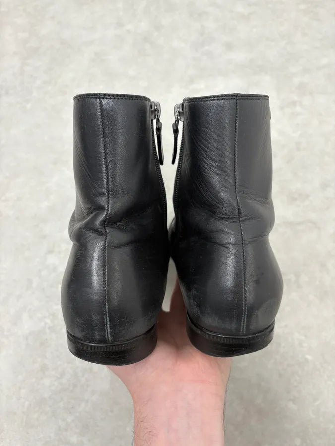 2000s Gucci Black Minimalist Leather Boots AYzLhov 6