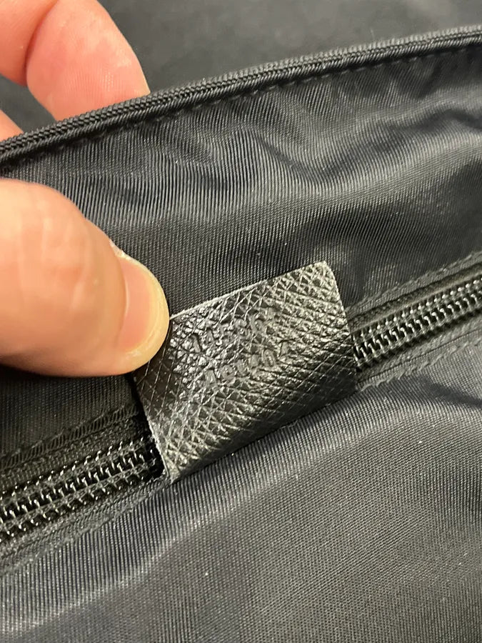 2000s Gucci Black Minimalist Messenger Shoulder Bag oVLavMi 11