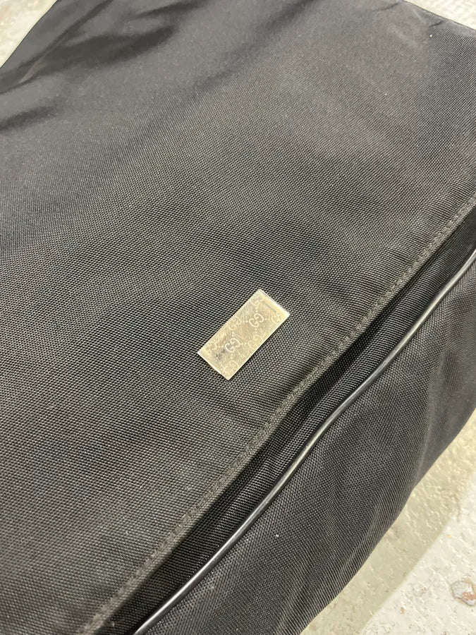 2000s Gucci Black Minimalist Messenger Shoulder Bag oVLavMi 4