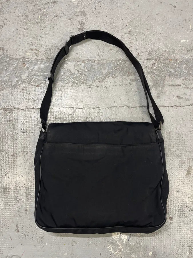 2000s Gucci Black Minimalist Messenger Shoulder Bag oVLavMi 5