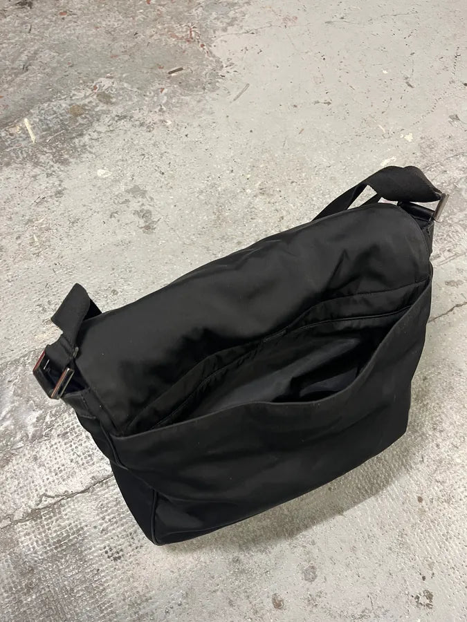 2000s Gucci Black Minimalist Messenger Shoulder Bag oVLavMi 6