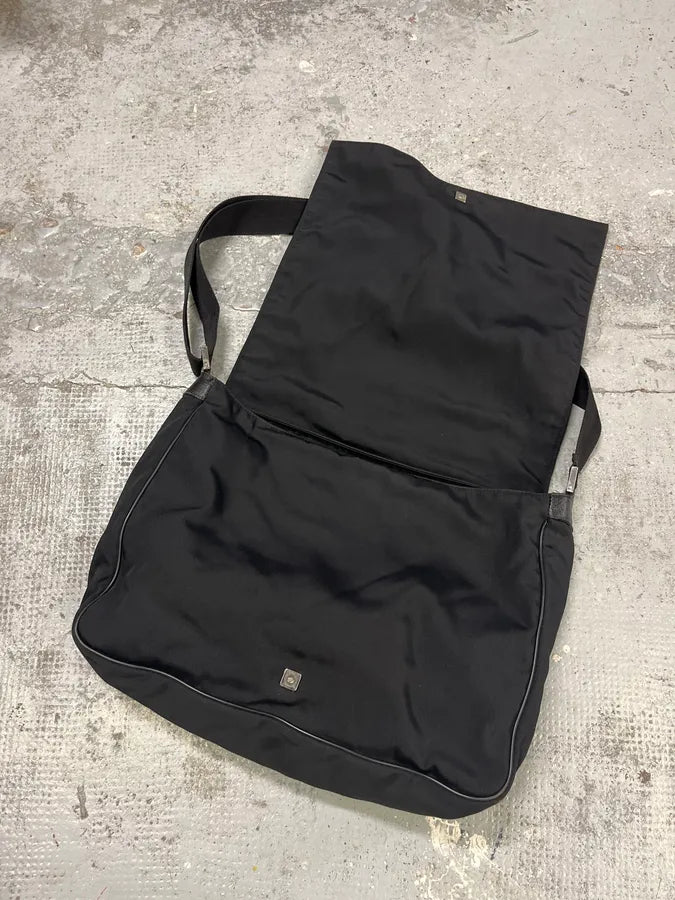 2000s Gucci Black Minimalist Messenger Shoulder Bag oVLavMi 7