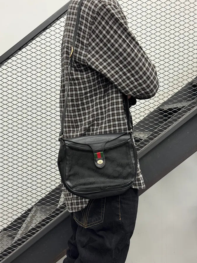 1990s Gucci Black Monogram Buckle Hybrid Shoulder Bag GzoVyWz 1