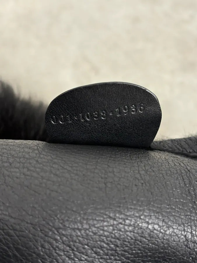 2000s Gucci Black Wolf Fur Leather Shoulder Bag WSntNqf 9