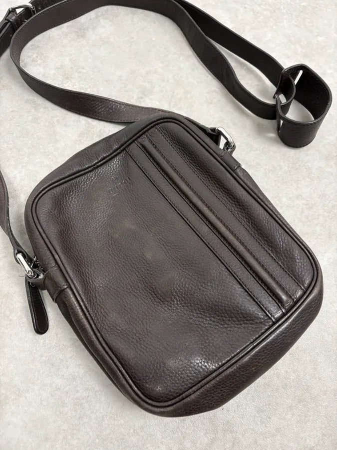 2000s Gucci Brown Grained Premium Leather Shoulder Bag kFtTNxD 4