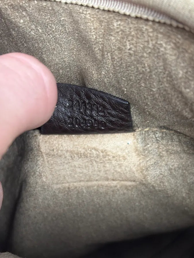 2000s Gucci Brown Grained Premium Leather Shoulder Bag kFtTNxD 10