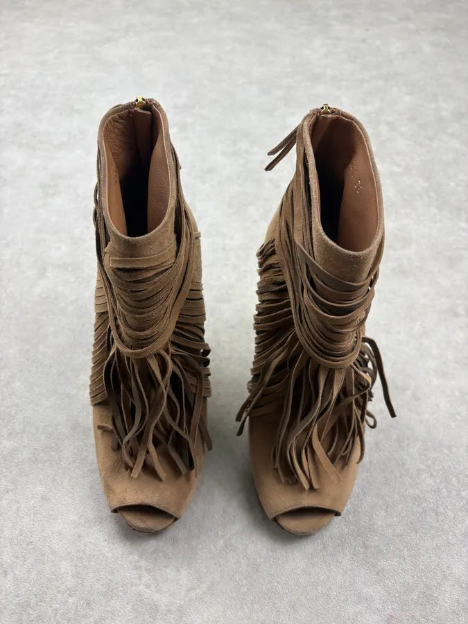 2000s Gucci Camel Akerman Suede Leather Fringe Heels rAeRMTv 1