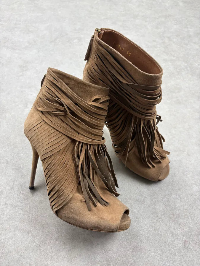 2000s Gucci Camel Akerman Suede Leather Fringe Heels rAeRMTv 4