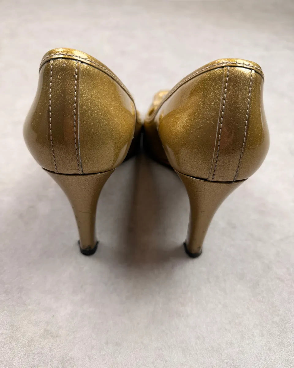 2000s Gucci Gold Patent Leather GG Logo Heels AjlZzDC 5