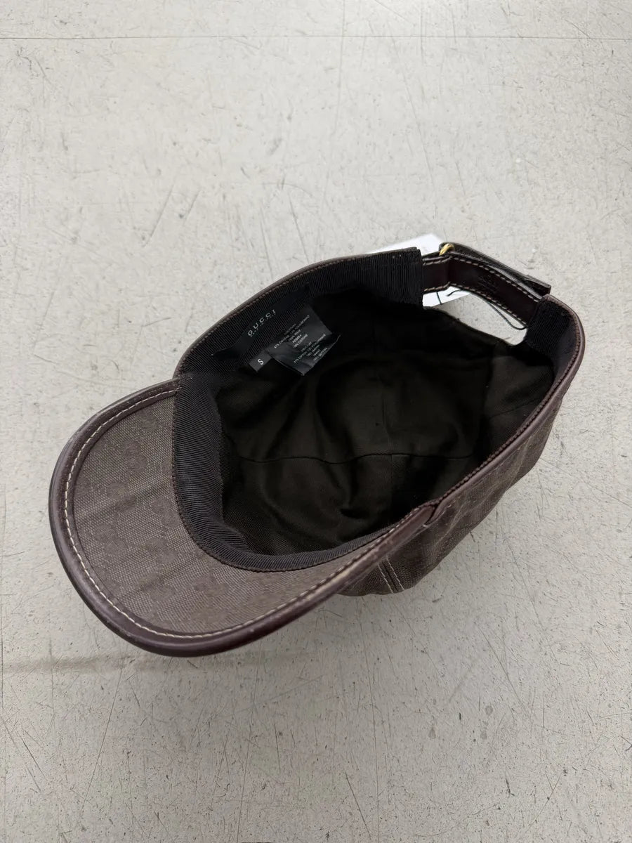 2000s Gucci Grey Canvas Monogram Blason Cap fpsbrsC 2