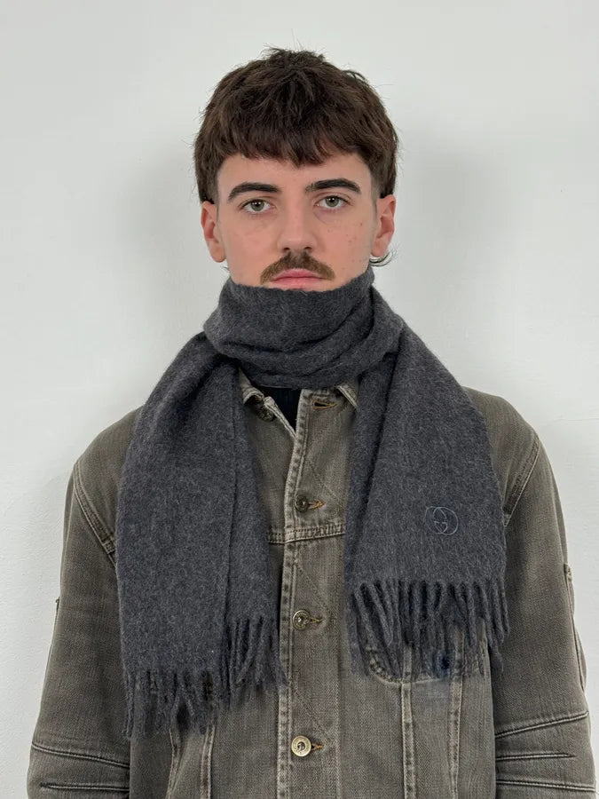 2000s Gucci Grey Cashmere Scarf yJvtBHj 1