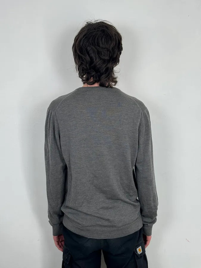 SS2009 Gucci Grey Embroidered Knight Logo V-Neck Sweater tckDrut 2