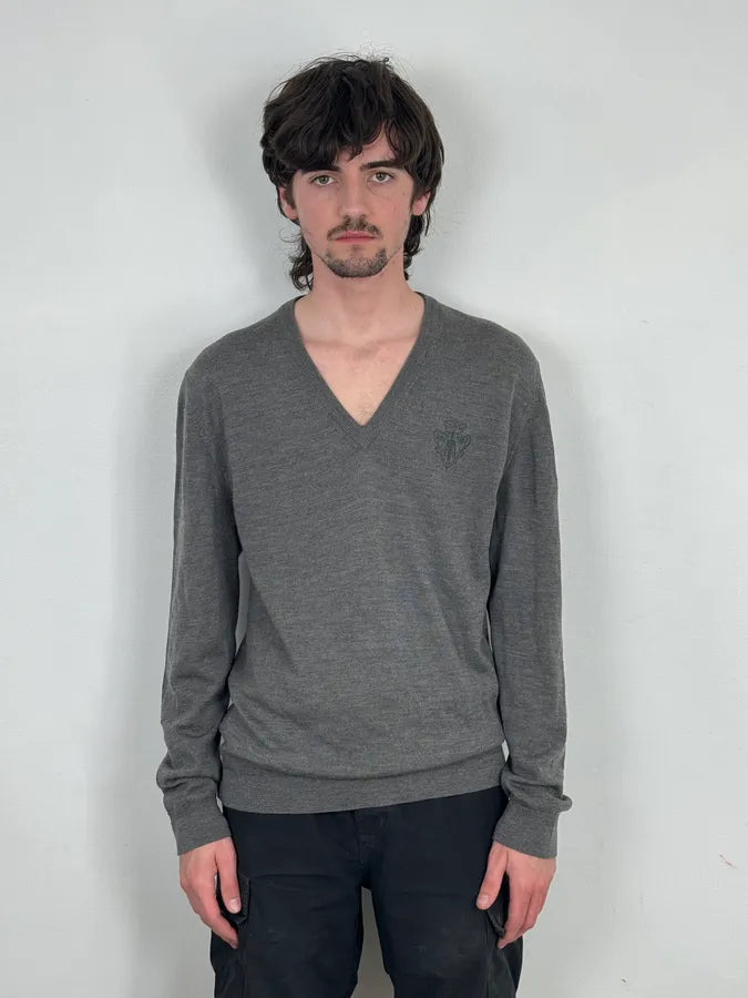 SS2009 Gucci Grey Embroidered Knight Logo V-Neck Sweater tckDrut 1