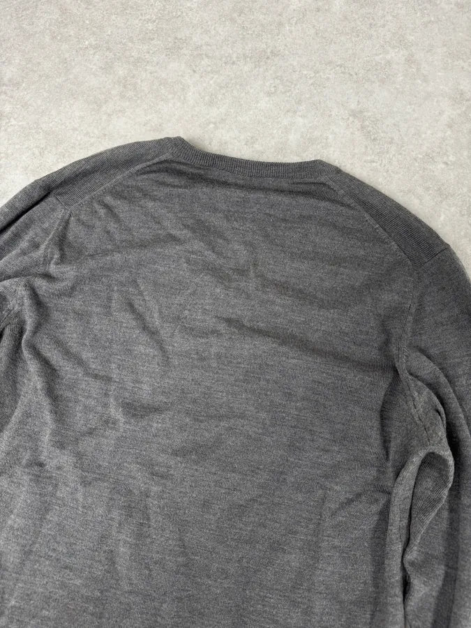 SS2009 Gucci Grey Embroidered Knight Logo V-Neck Sweater tckDrut 5