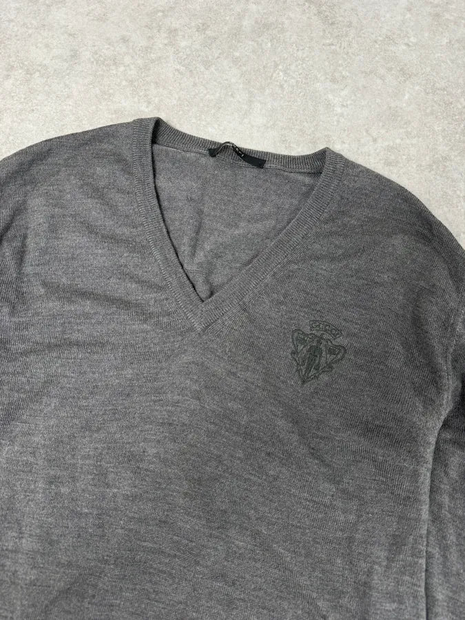 SS2009 Gucci Grey Embroidered Knight Logo V-Neck Sweater tckDrut 4