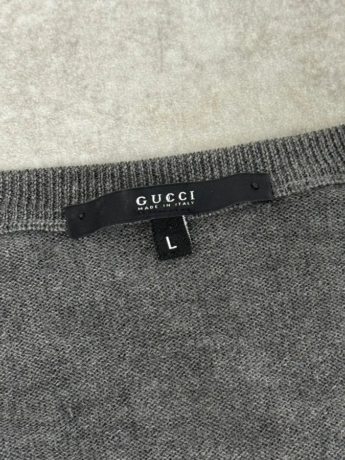 SS2009 Gucci Grey Embroidered Knight Logo V-Neck Sweater tckDrut 8