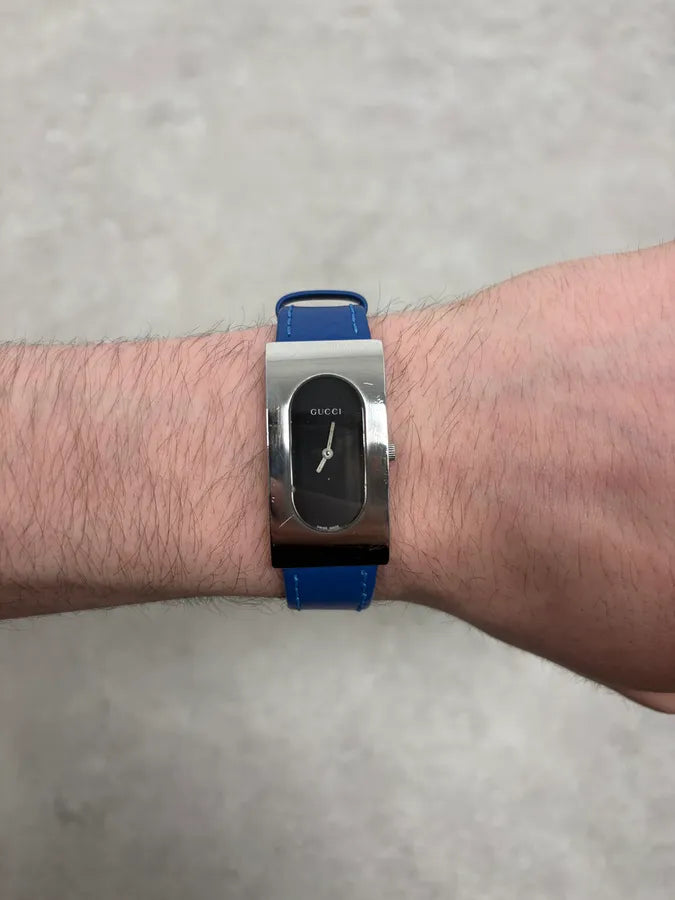 2000s Gucci Minimalist Rectangular Leather Watch FRPWetz 3