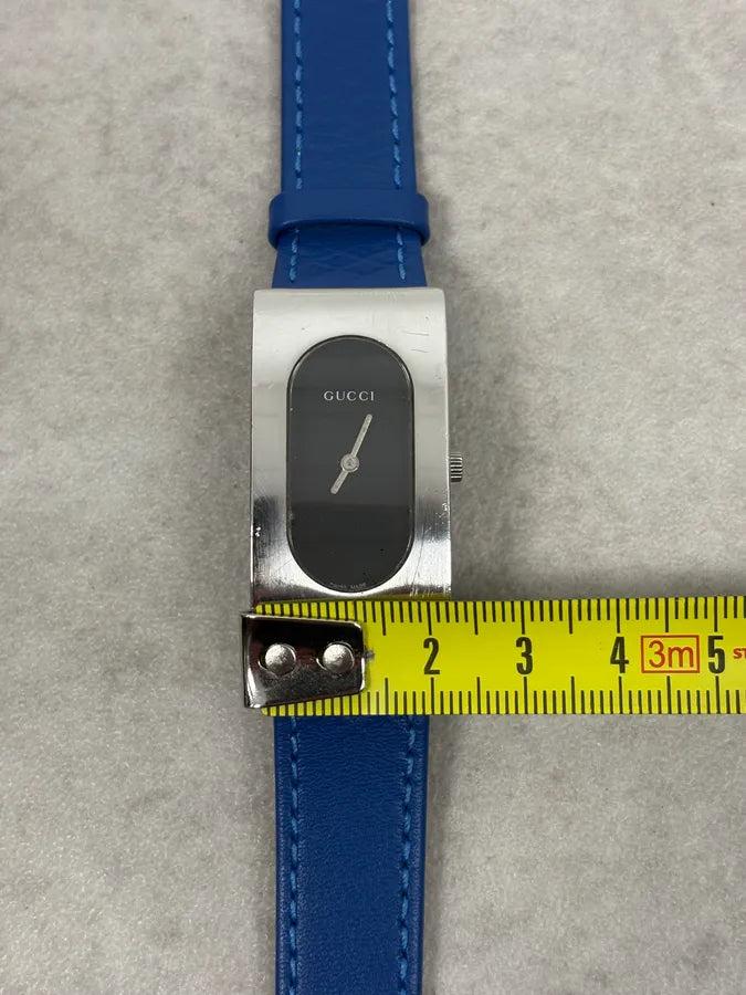 2000s Gucci Minimalist Rectangular Leather Watch FRPWetz 8