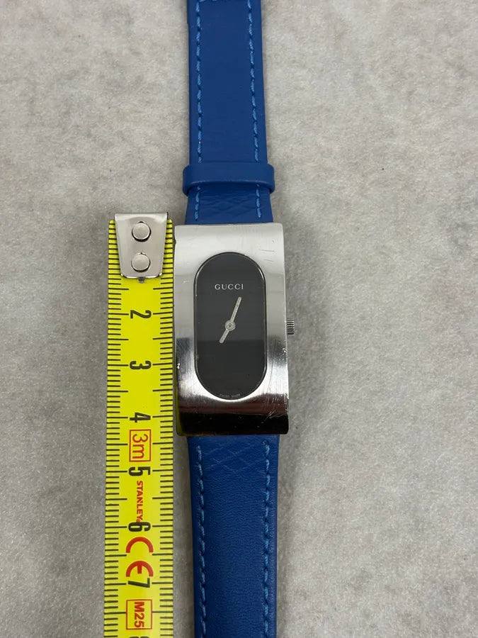 2000s Gucci Minimalist Rectangular Leather Watch FRPWetz 7