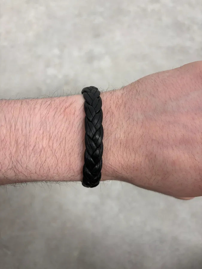 2000s Gucci Silver & Leather Woven Bracelet TgcOcIv 2