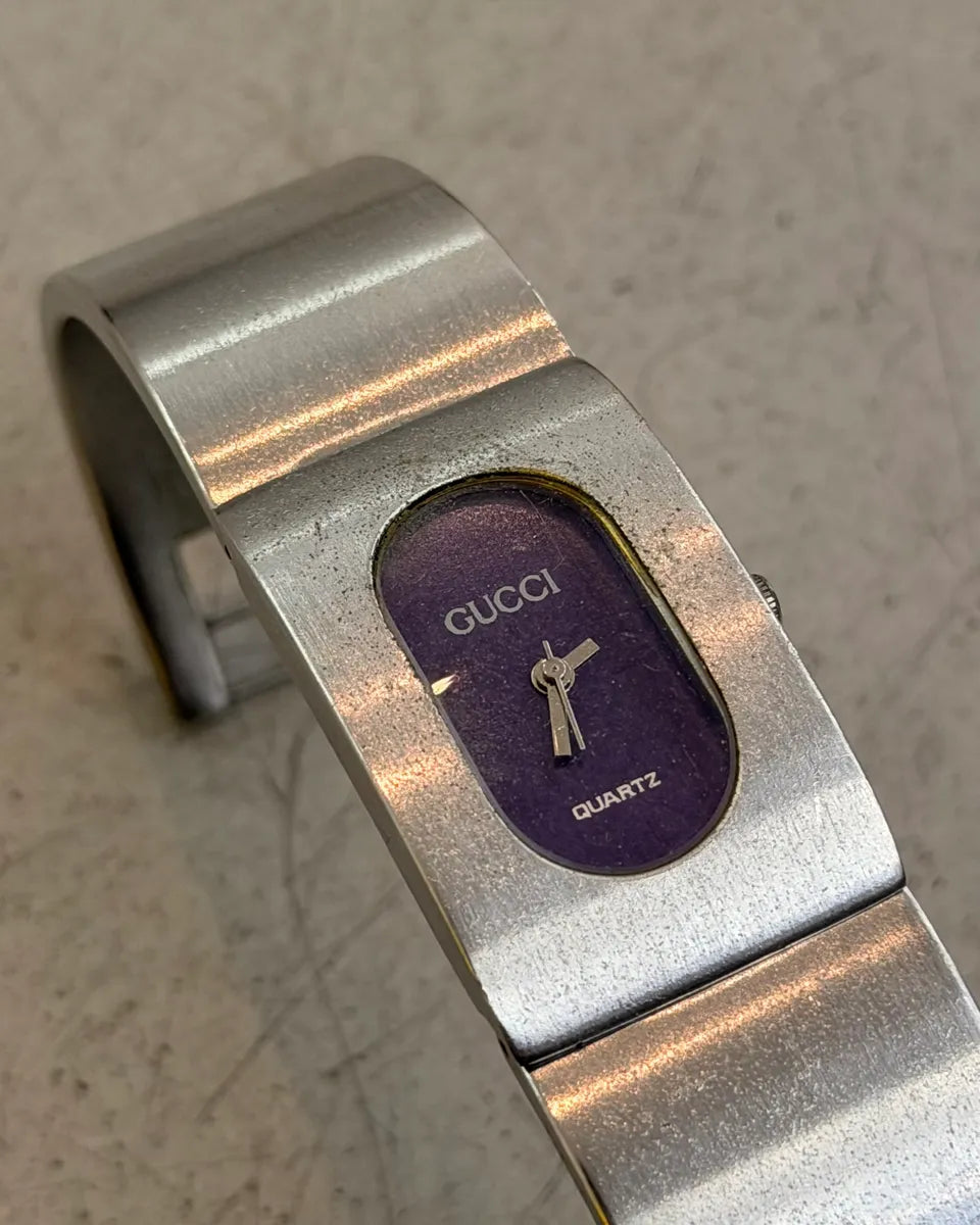 2000s Gucci Silver Stainless Steel Logo Watch QxOOgun 5