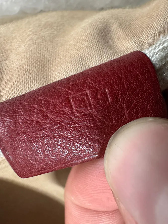2000s Hermès Asian Dragon Painted Victoria Red Bordeaux Leather Travel Bag IayIkxC 17