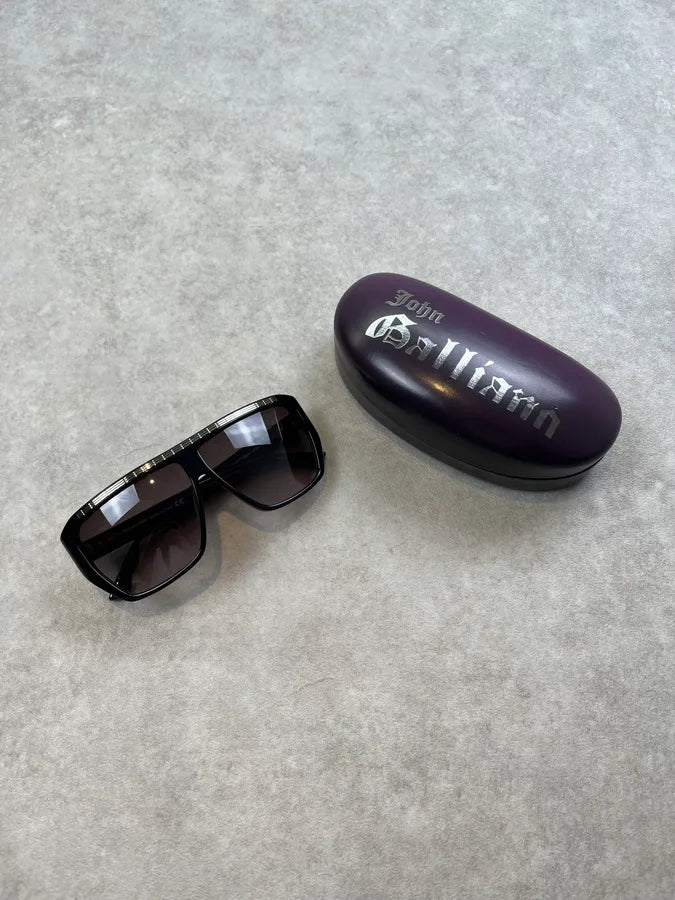 2000s John Galliano Acetate Shield Black Sunglasses awatryJ 3