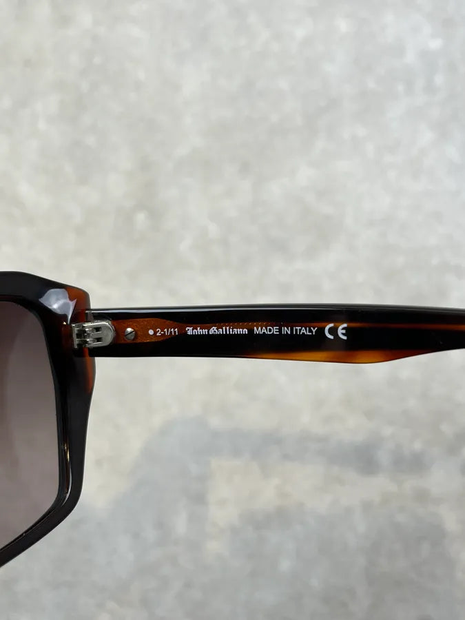 2000s John Galliano Acetate Shield Black Sunglasses awatryJ 6