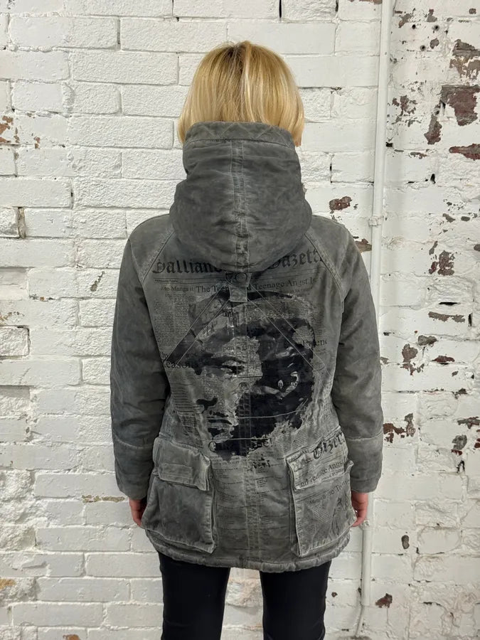 2010s John Galliano Grey Cargo Newspaper Print Hooded Parka  dUiCUZK 3