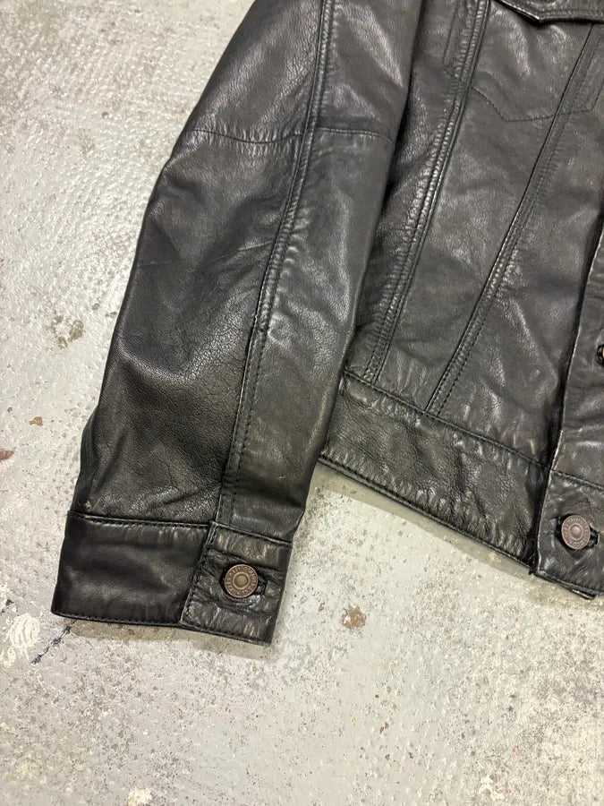 2000s Levis Black Leather Trucker Jacket epaILAK 7